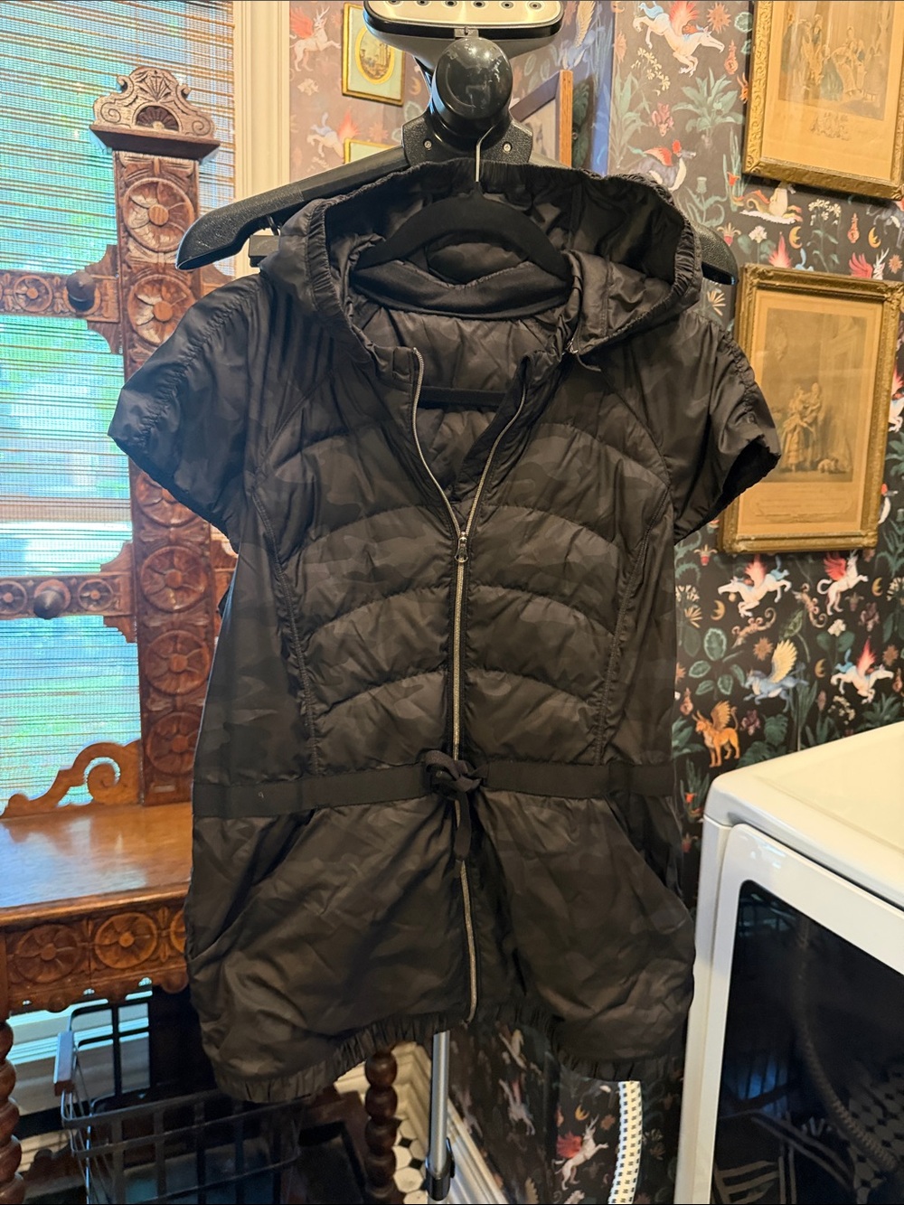 4 lululemon athletica Black Short-Sleeve Hooded Puffer